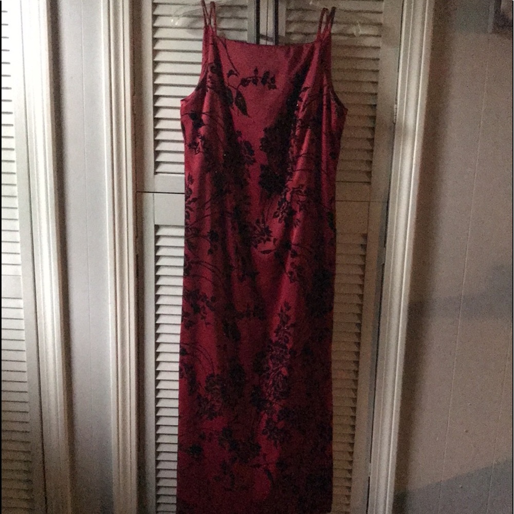 CDC petites red dress with floral pattern .